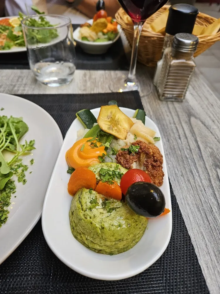 Saumon À la Plancha Et Légumes Frais